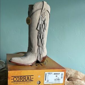 NWT Corral LD Beige Embroidery & Studs Fringe Western Boots - Size 8